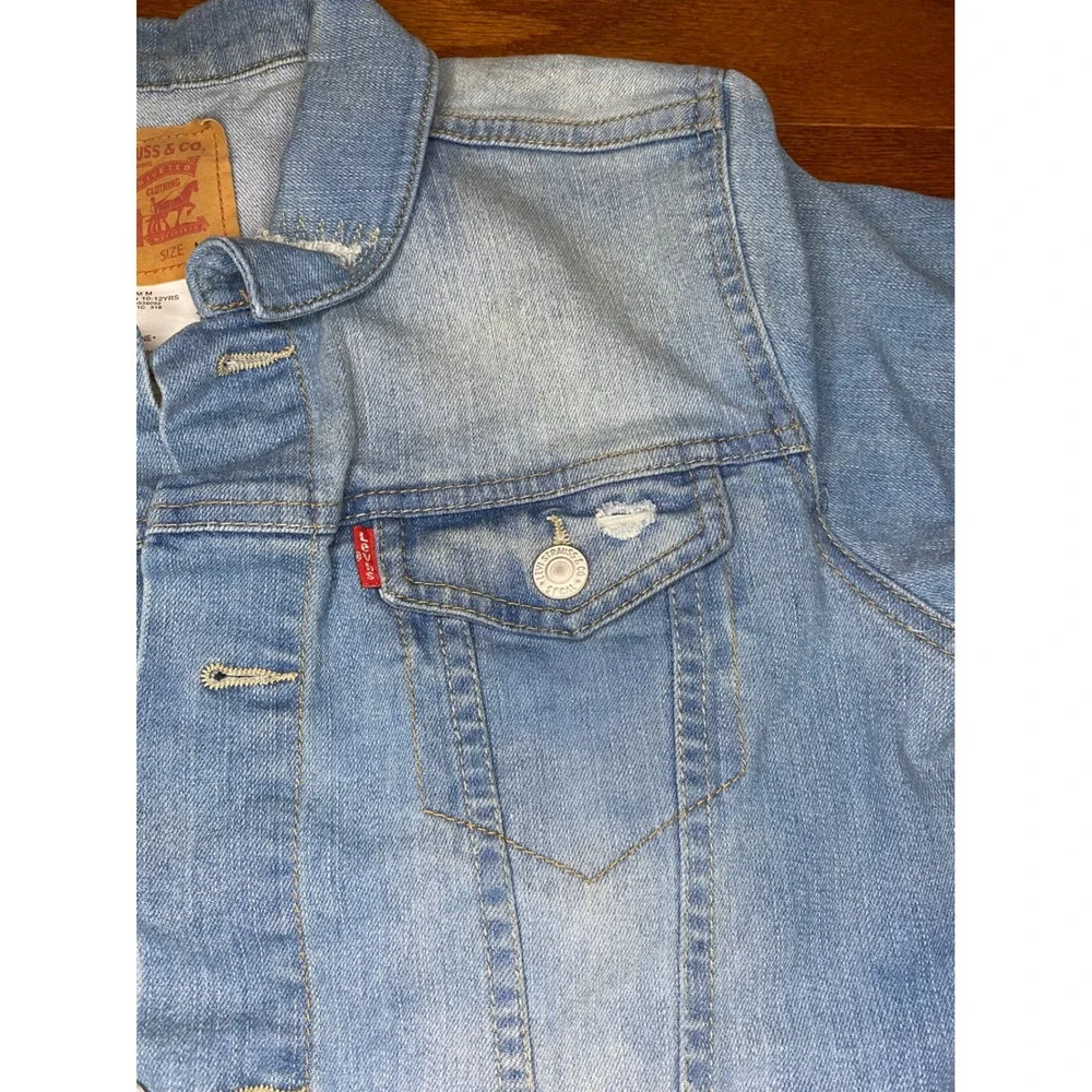 Levi's Light Wash‎ Distressed Denim Jacket Size Medium/10-12 Years